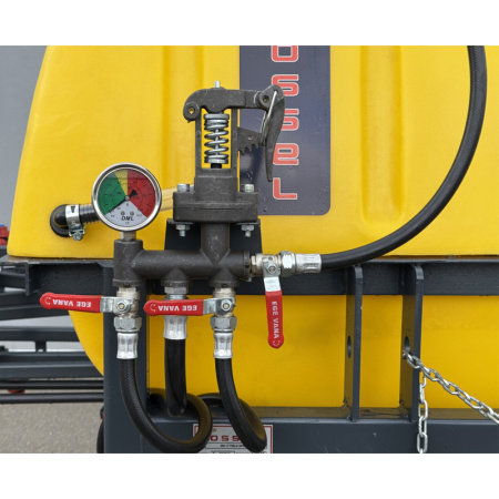 Опрыскиватель полевой навесной Rossel P200 от интернет-магазина rossel.by