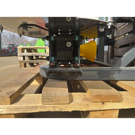 Разбрасыватель РУМ-1000 садовый усиленный тентованный (нержавеющая сталь) от интернет-магазина rossel.by