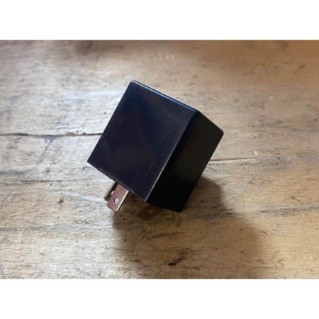 Реле поворотов минитракторов (2 контакта, пластик) от интернет-магазина rossel.by