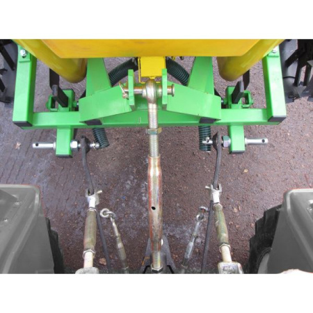 Картофелесажалка BOMET S239 с бачком от интернет-магазина rossel.by