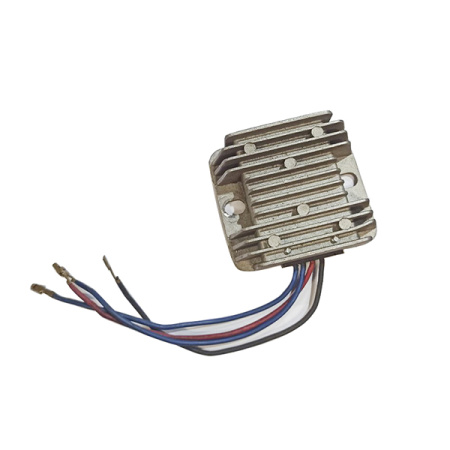 Реле-регулятор напряжения XT184/152D на 2 выхода от интернет-магазина rossel.by