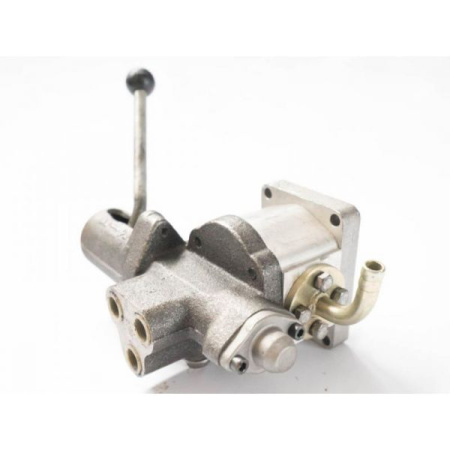 Насос гидравлический с одноконтурным распределителем (с плавающим положением) в сборе 4 отв от интернет-магазина rossel.by