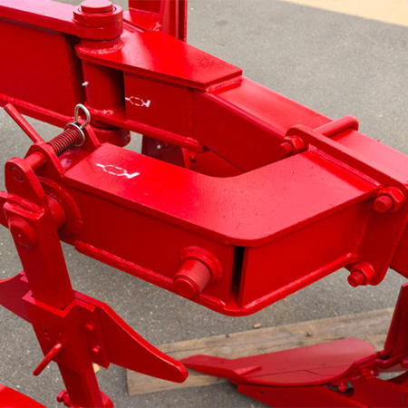 Плуг МЗШ оборотный 3-корпусный навесной ПОН-3-35 от интернет-магазина rossel.by