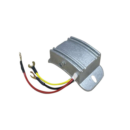 Реле-регулятор напряжения XT152/184 3 контакта от интернет-магазина rossel.by