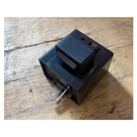 Реле поворотов минитракторов (2 контакта, пластик) от интернет-магазина rossel.by