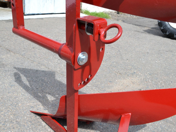 Плуг оборотный П1-215/14-11 для мотоблока МТЗ от интернет-магазина rossel.by