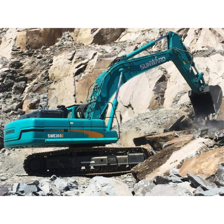 Большой экскаватор Sunward SWE365E-3 от интернет-магазина rossel.by