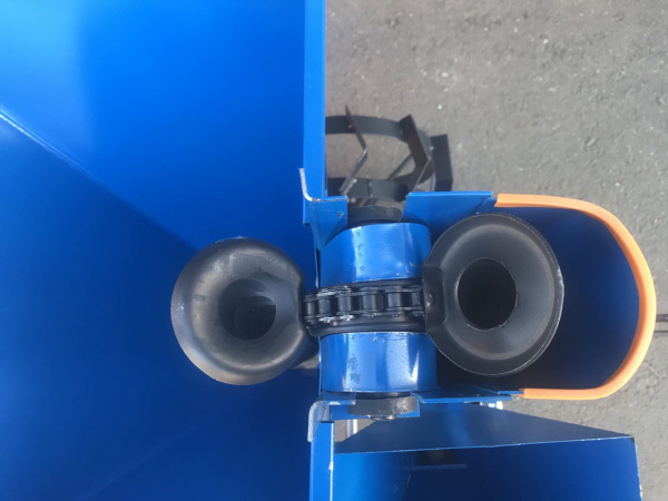 Картофелесажалка КС-01-02 с дозатором для удобрений от интернет-магазина rossel.by