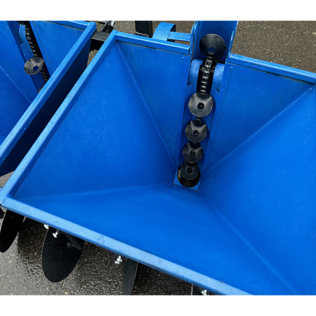 Картофелесажалка 2КСТ 01-01 (на 3 точки) от интернет-магазина rossel.by