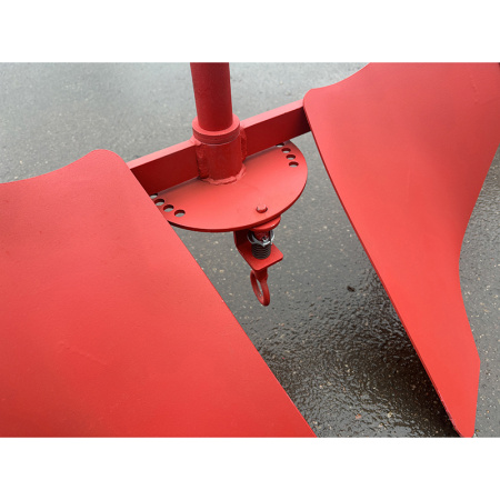 Плуг оборотный П1-215/14-11 для мотоблока МТЗ (сцепка под квадрат) от интернет-магазина rossel.by