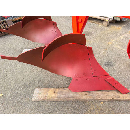 Плуг МЗШ оборотный 3-корпусный навесной ПОН-3-35 от интернет-магазина rossel.by