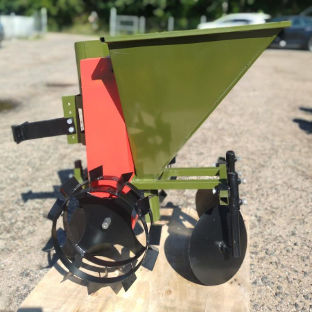 Картофелесажалка Целина ОП-2547.000 от интернет-магазина rossel.by