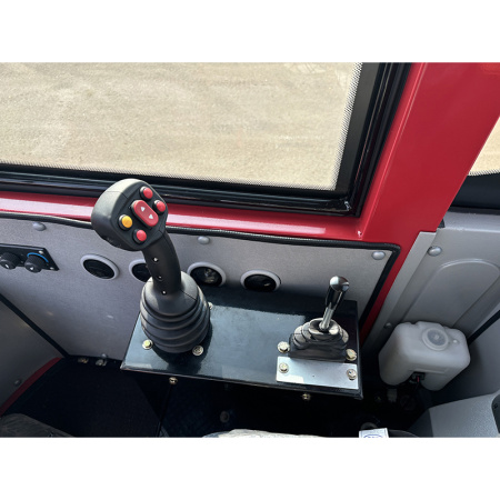 Фронтальный погрузчик Rossel R-3000 от интернет-магазина rossel.by