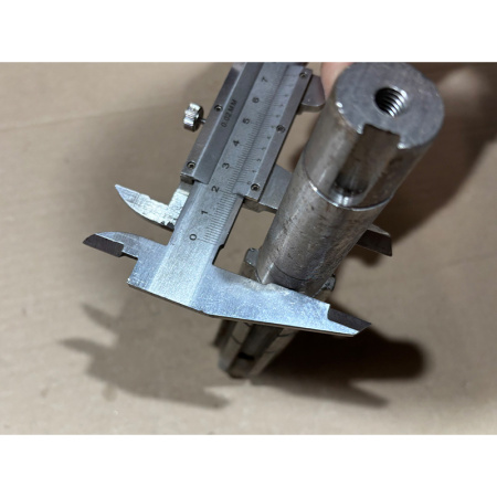 Вал редуктора почвофрезы с шестеренчатым приводом первичный Z-6 L-230 мм d-24мм от интернет-магазина rossel.by